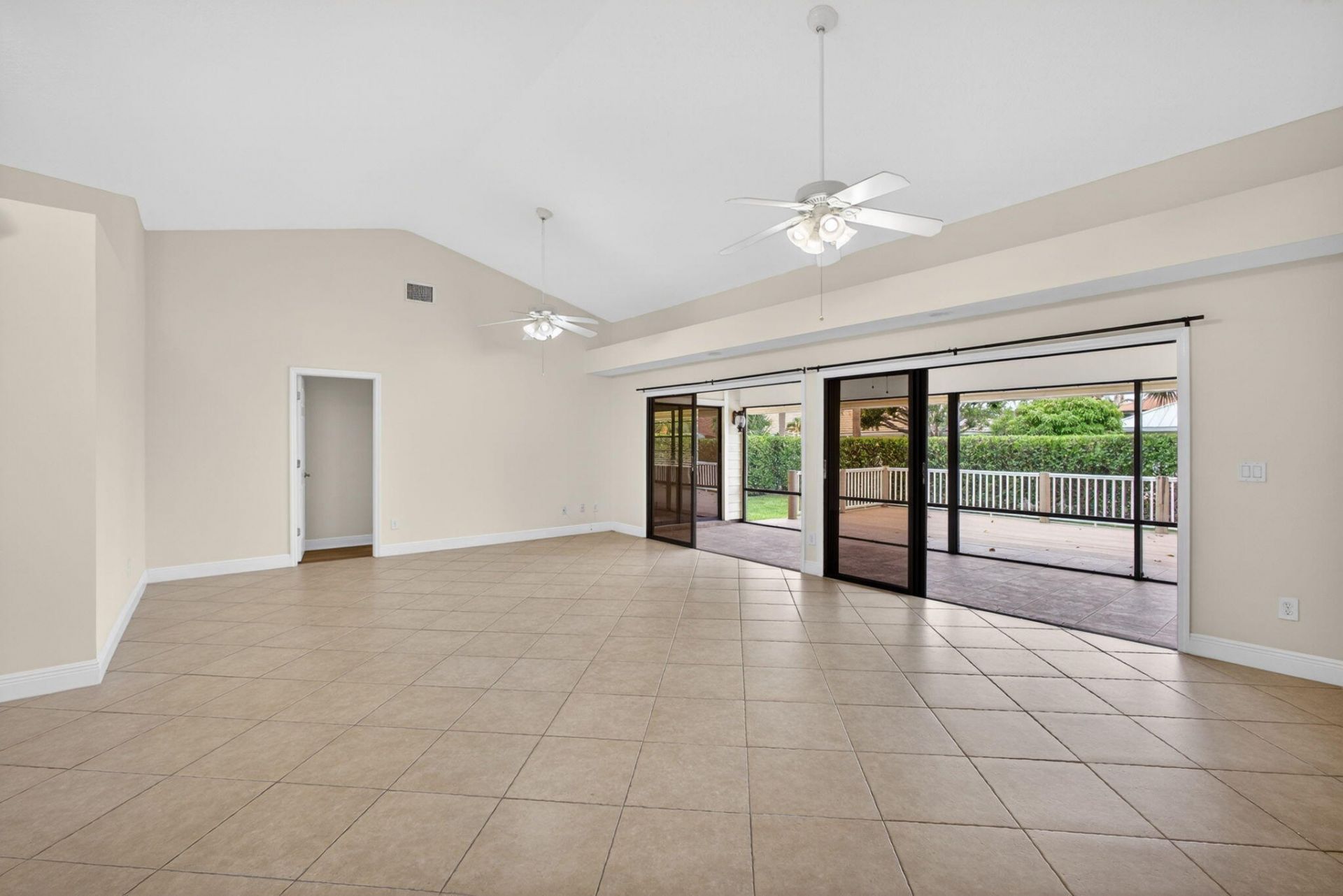 10420 SE Jupiter Narrows Drive, Hobe Sound, FL 33455 Photo