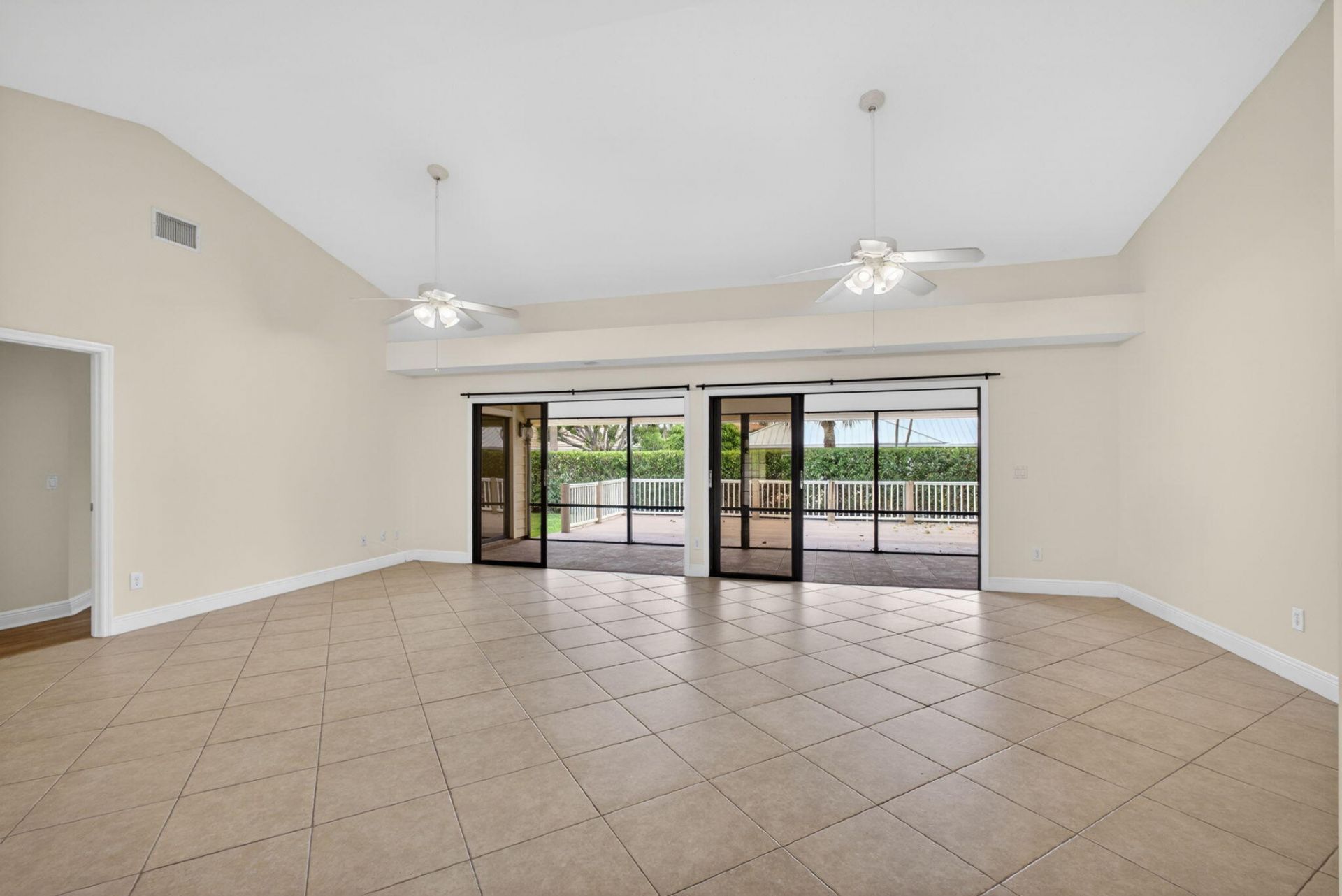 10420 SE Jupiter Narrows Drive, Hobe Sound, FL 33455 Photo