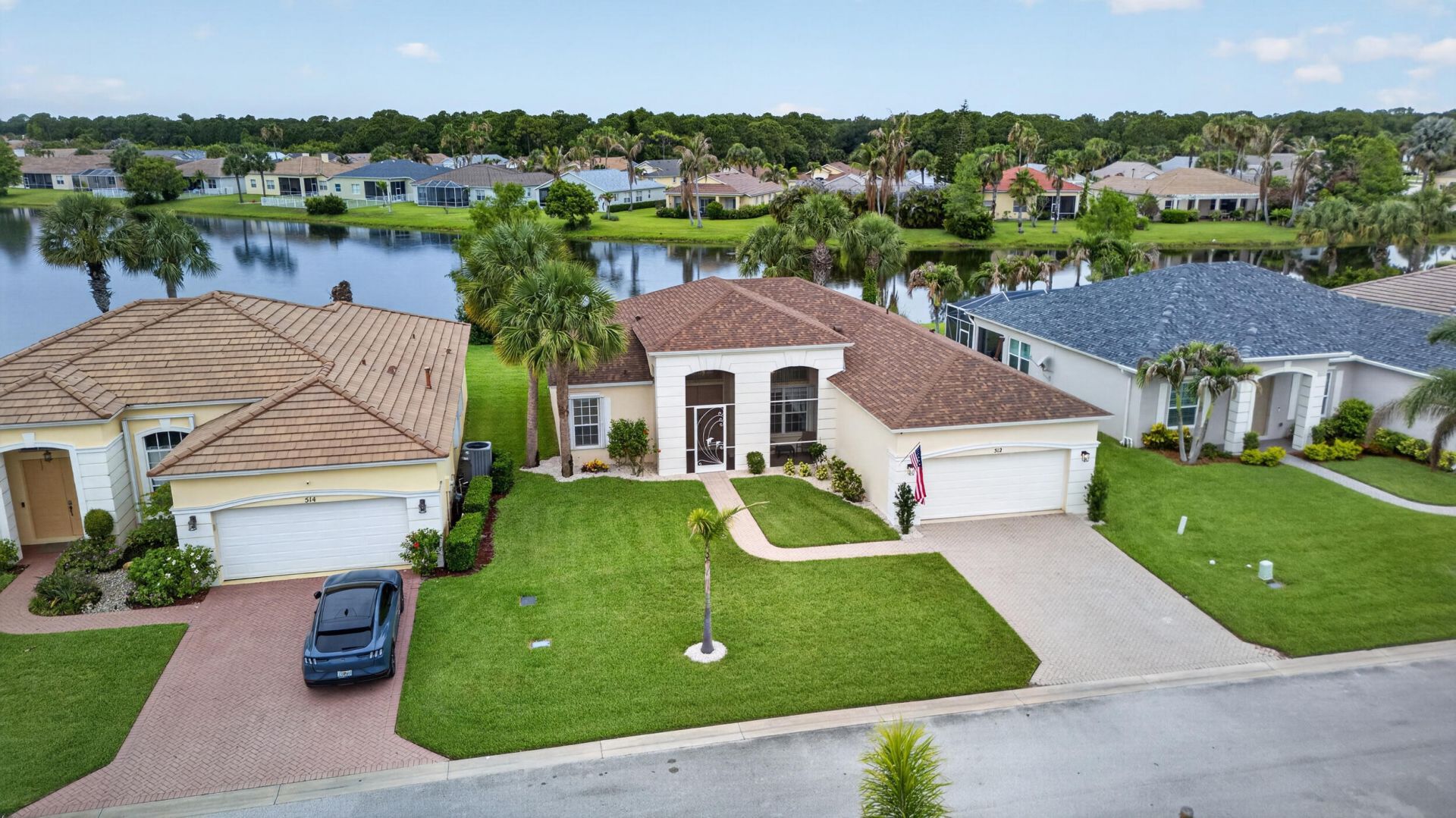 512 SW Lake Manatee Way, Port Saint Lucie, FL 34986 Photo