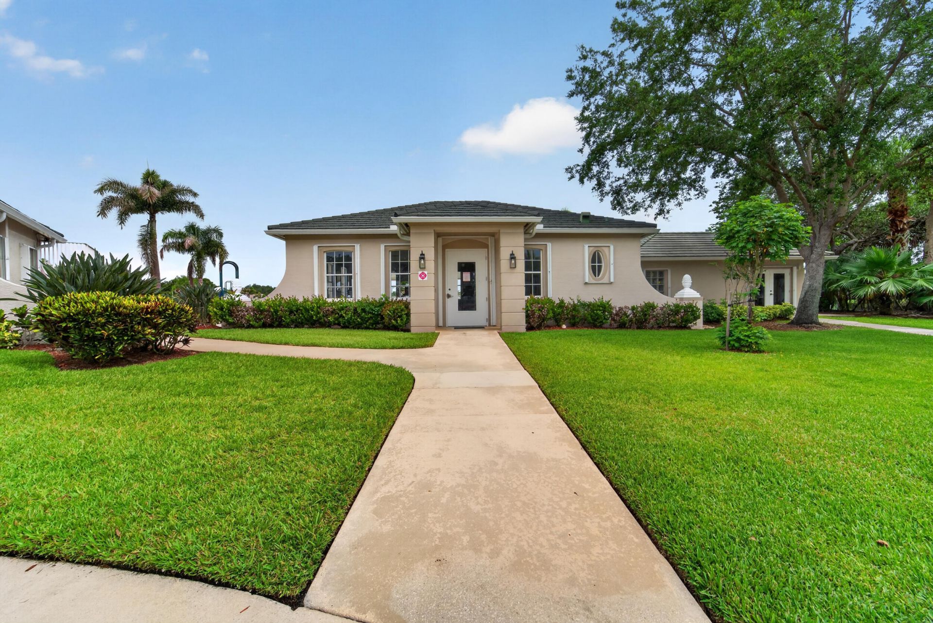 512 SW Lake Manatee Way, Port Saint Lucie, FL 34986 Photo