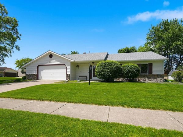 4909 Clovedale Drive, Woodburn, IN 46797
