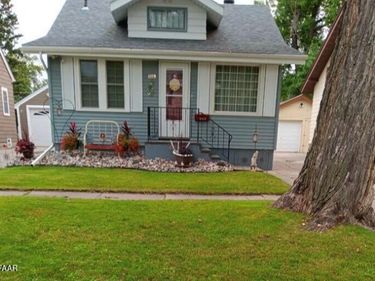 1109 COTTONWOOD Street , Grand Forks, ND 58201