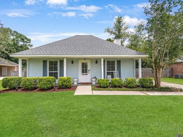 10791 Ray Dr, Denham Springs, LA 70706