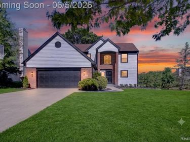 3901 Highlander Way W, Pittsfield Twp, MI 48108