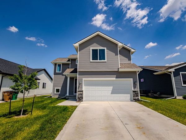 421 Fireside Drive NW, Bondurant, IA 50035
