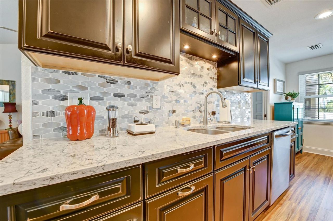 8352 Meadowbrook Drive , Unit 10, Seminole, FL 33777 Photo