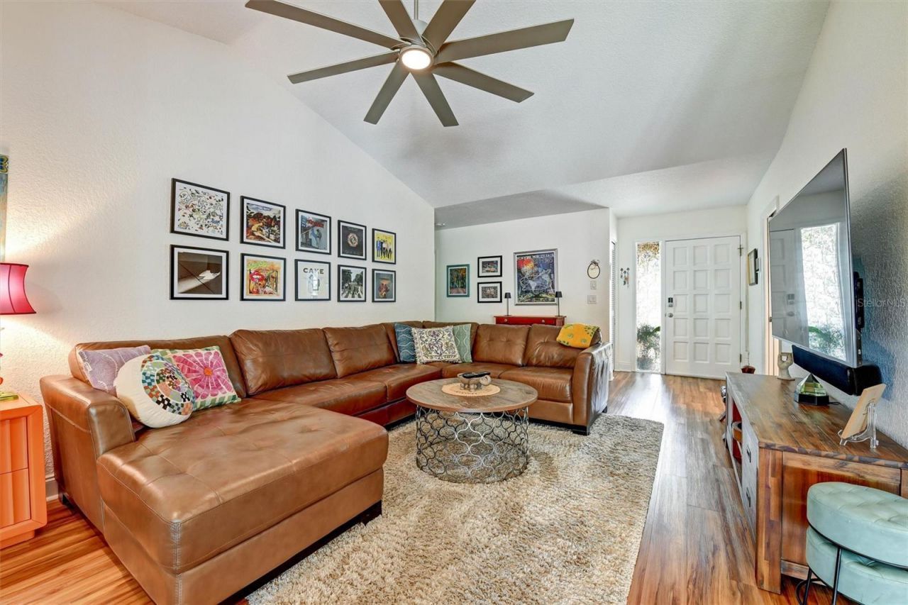 8352 Meadowbrook Drive , Unit 10, Seminole, FL 33777 Photo