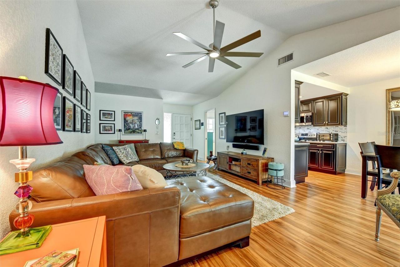 8352 Meadowbrook Drive , Unit 10, Seminole, FL 33777 Photo