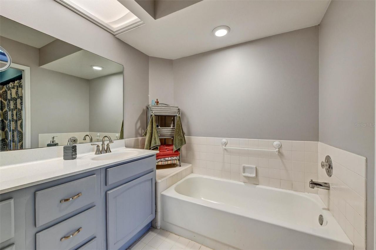 8352 Meadowbrook Drive , Unit 10, Seminole, FL 33777 Photo