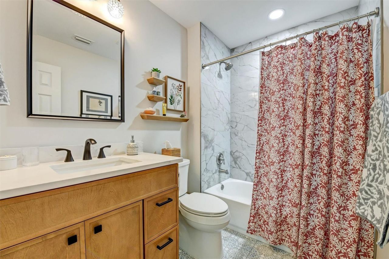 8352 Meadowbrook Drive , Unit 10, Seminole, FL 33777 Photo