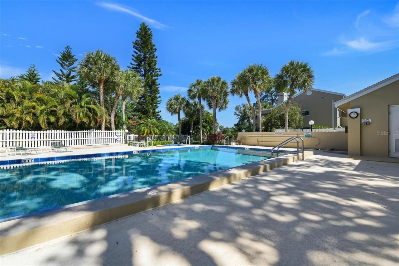 8352 Meadowbrook Drive , Unit 10, Seminole, FL 33777 Photo