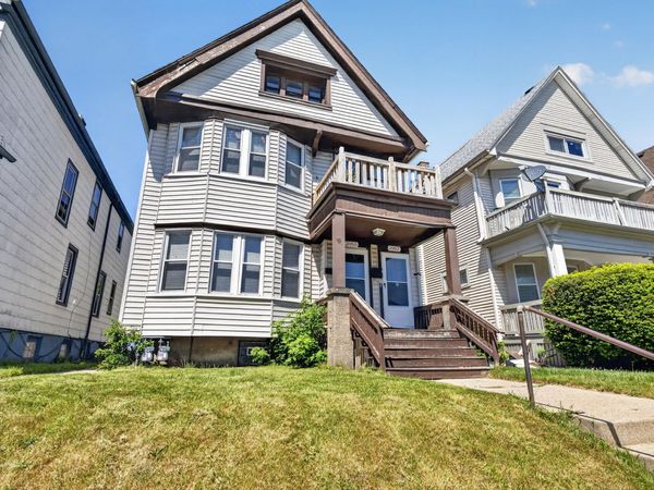 2955-2957 N Holton St, Milwaukee, WI 53212