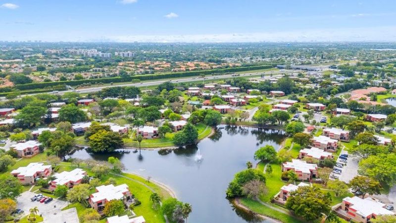 22910 Oxford Place, Unit D, Boca Raton, FL 33433 Photo