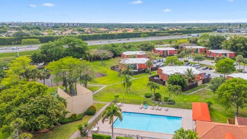 22910 Oxford Place, Unit D, Boca Raton, FL 33433 Photo
