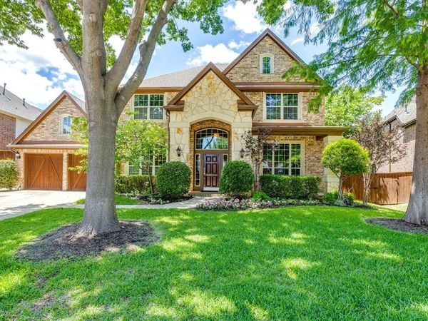 2620 Waters Edge Drive , Grand Prairie, TX 75054
