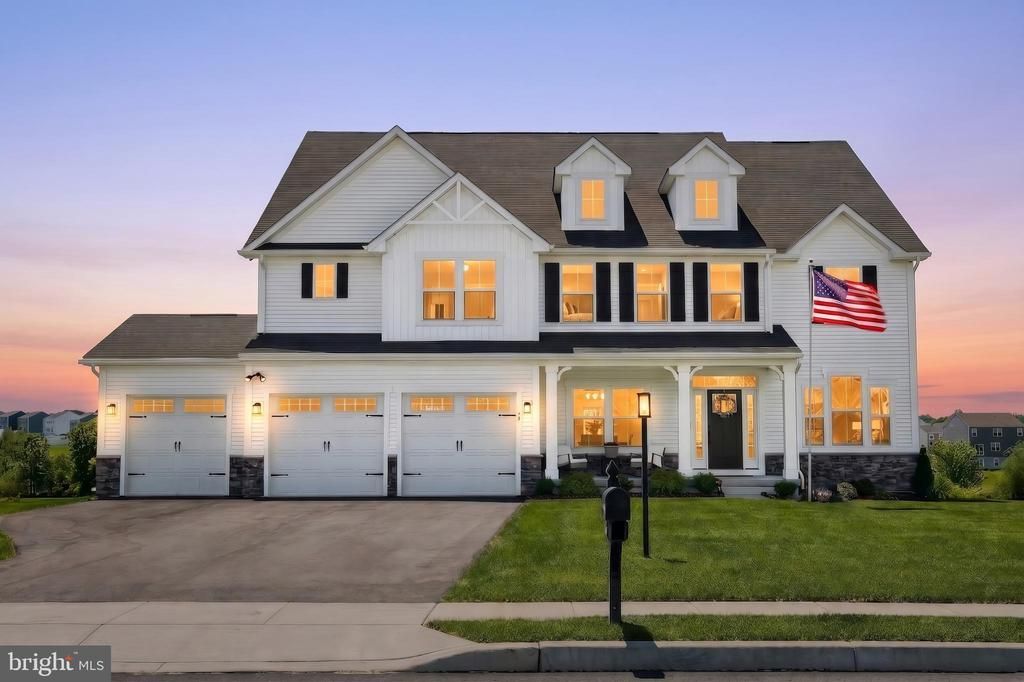 14 WINIFRED DRIVE, HANOVER, PA 17331