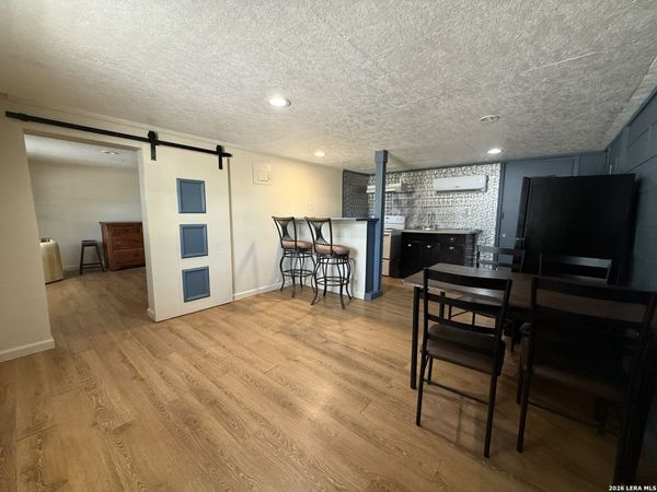 135 E QUILL DR, Unit 8, San Antonio, TX 78228