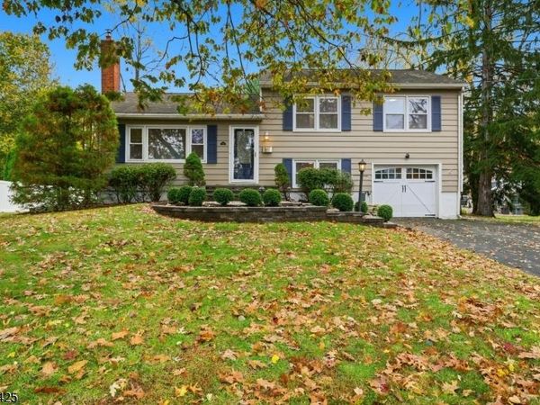 10 Lloyd Ave, Florham Park, NJ 07932