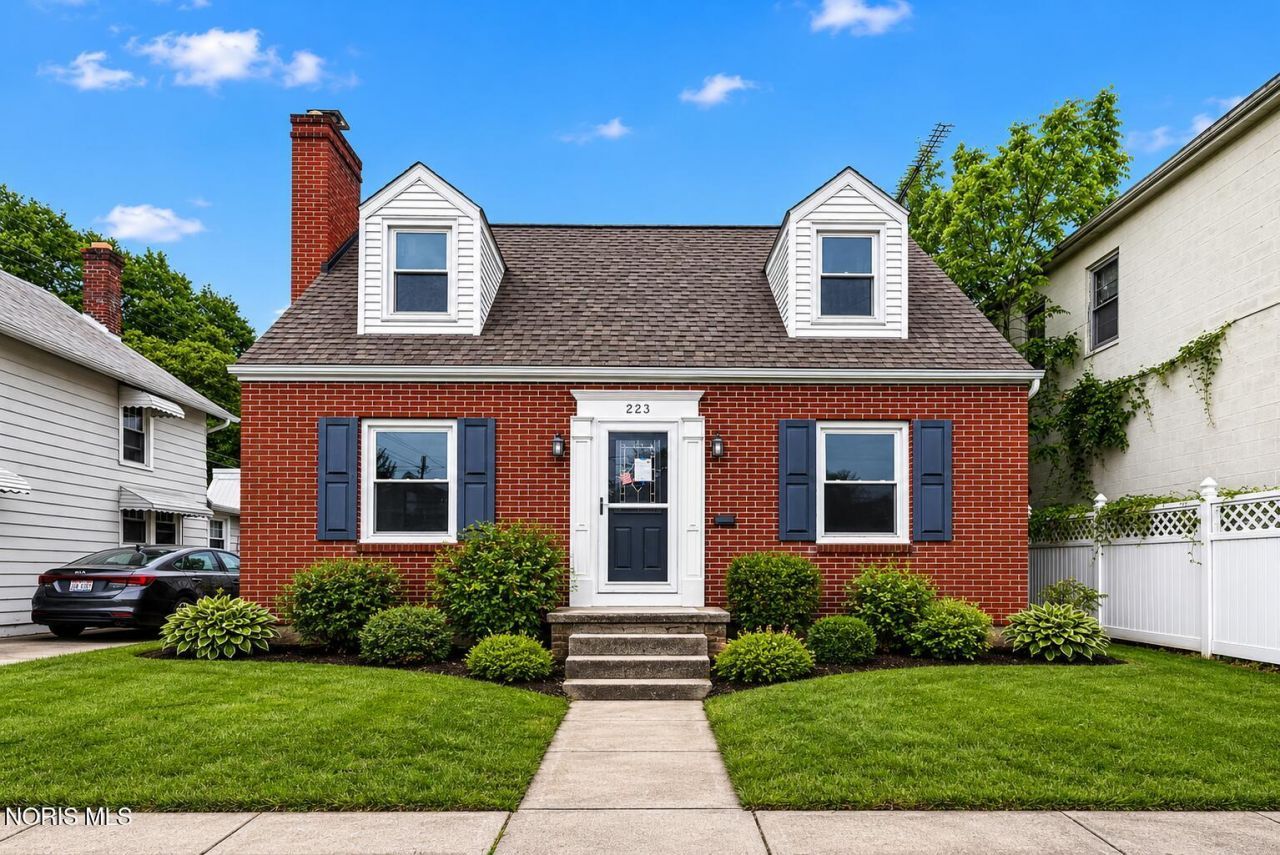 223 Summit Street , Fostoria, OH 44830 Main Photo