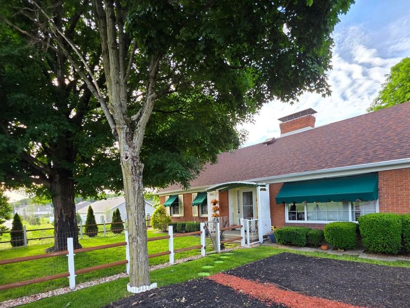 2072 N Columbus Street , Lancaster, OH 43130 Photo 1