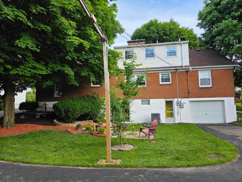2072 N Columbus Street , Lancaster, OH 43130 Photo 3