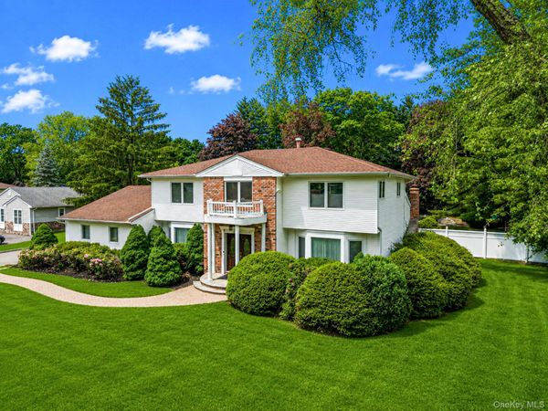35 High Pasture Circle , Dix Hills, NY 11746