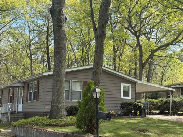 525/78 Riverleigh Ave, Riverhead, NY 11901