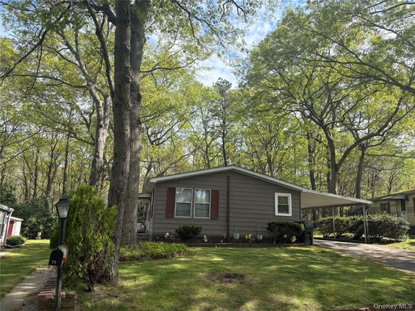 525/78 Riverleigh Ave , Riverhead, NY 11901