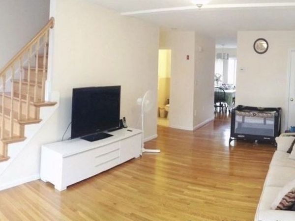11 Miller St, Somerville, MA 02143