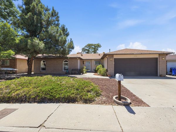 2705 Compa Court NE, Albuquerque, NM 87112