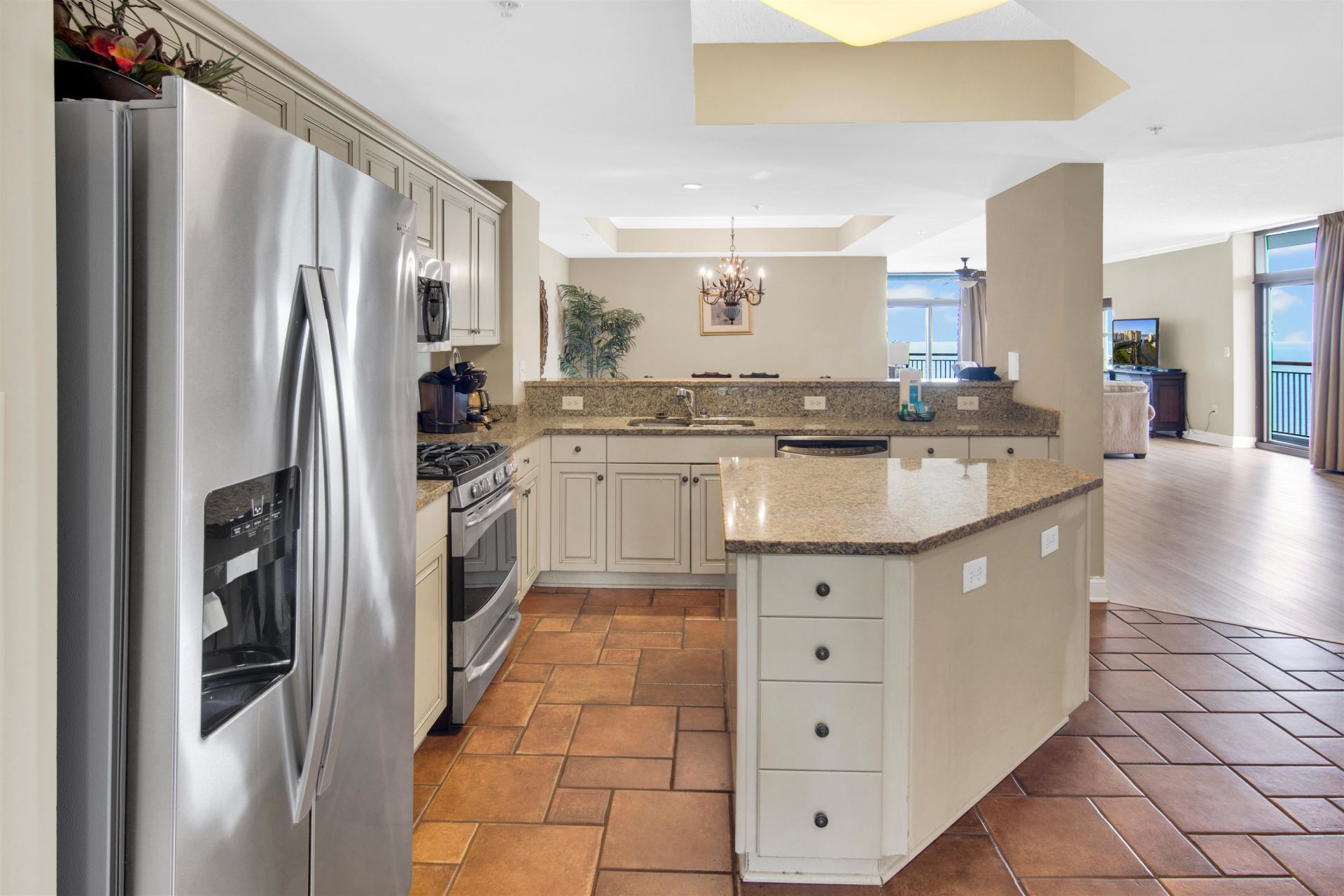 100 North Beach Blvd.  Photo 4