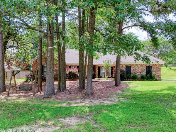107 Manchester Drive, Vicksburg, MS 39183