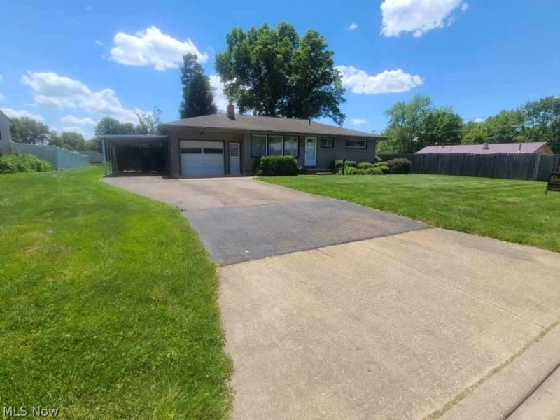 3718 35th Street NE, Canton, OH 44705 Photo 2