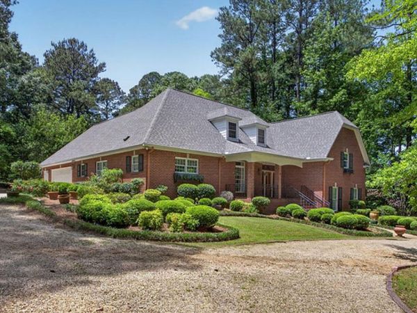 10 Heritage Trail, Laurel, MS 39440