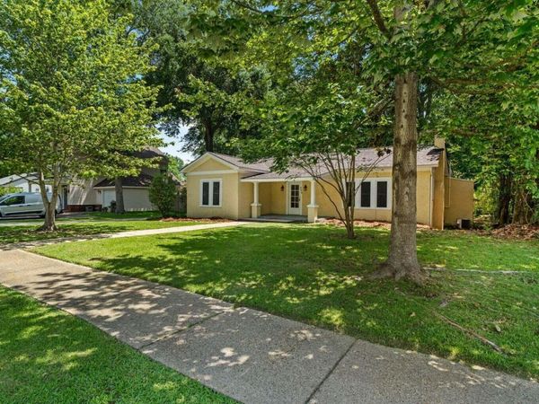 204 S 23rd Ave., Hattiesburg, MS 39401