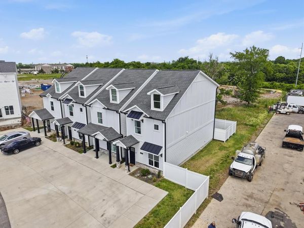 100 Carlton Ave, Lebanon, TN 37090