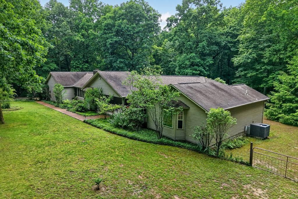 2025 Old Bon Air Rd, Sparta, TN 38583 Main Photo