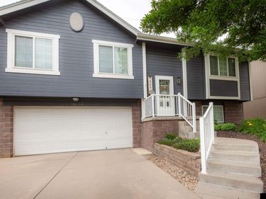 18664 R Street, Omaha, NE 68135
