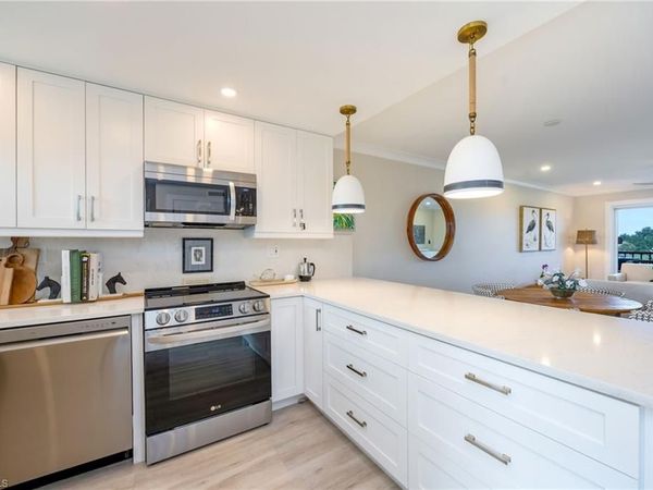 29 High Point CIR E, Unit 403, NAPLES, FL 34103