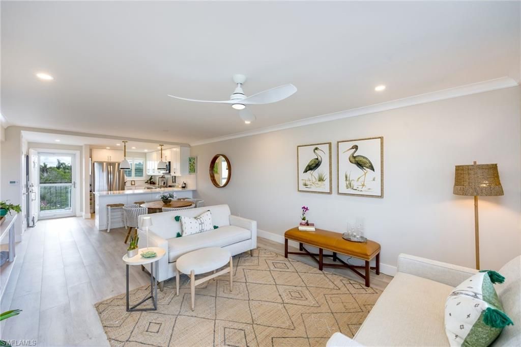 29 High Point Cir E, Unit 403, Naples, FL 34103 Photo