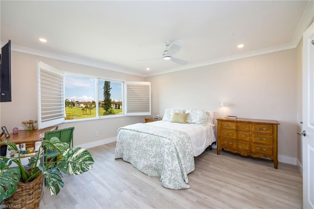 29 High Point Cir E, Unit 403, Naples, FL 34103 Photo