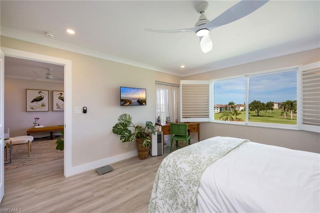29 High Point Cir E, Unit 403, Naples, FL 34103 Photo