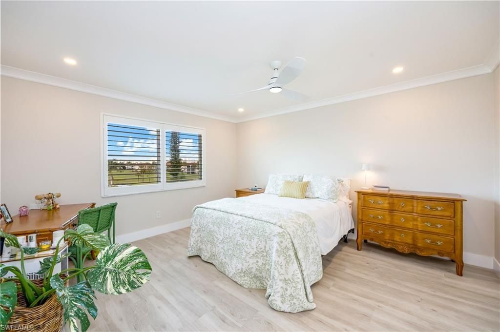 29 High Point Cir E, Unit 403, Naples, FL 34103 Photo