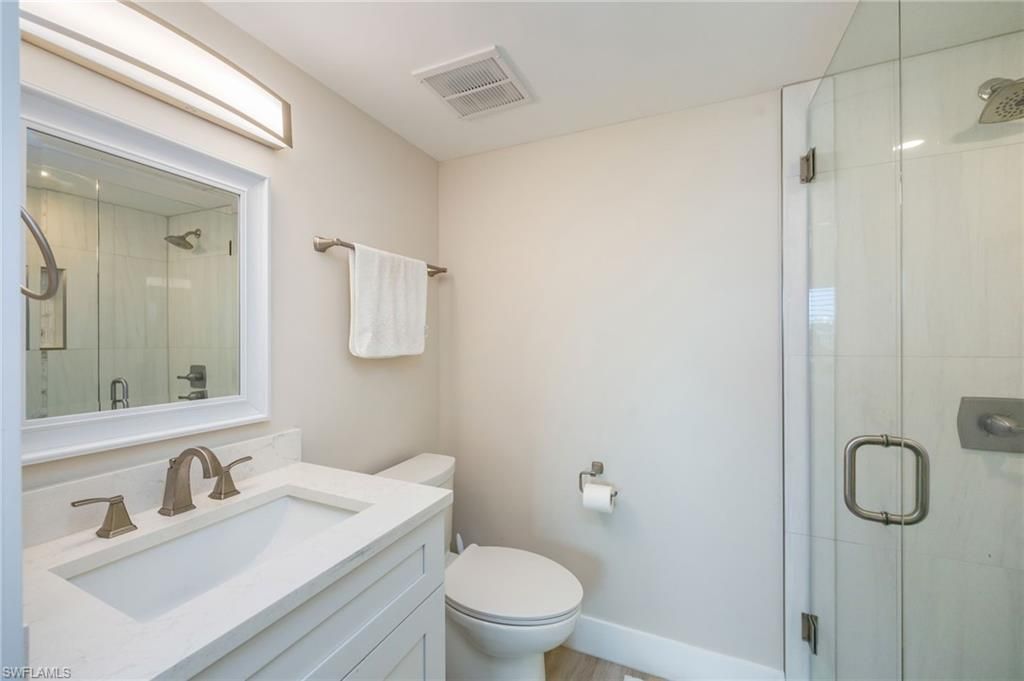 29 High Point Cir E, Unit 403, Naples, FL 34103 Photo