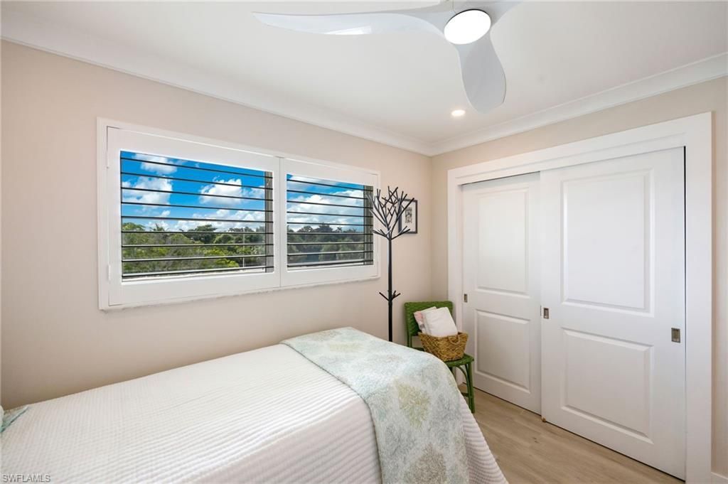 29 High Point Cir E, Unit 403, Naples, FL 34103 Photo