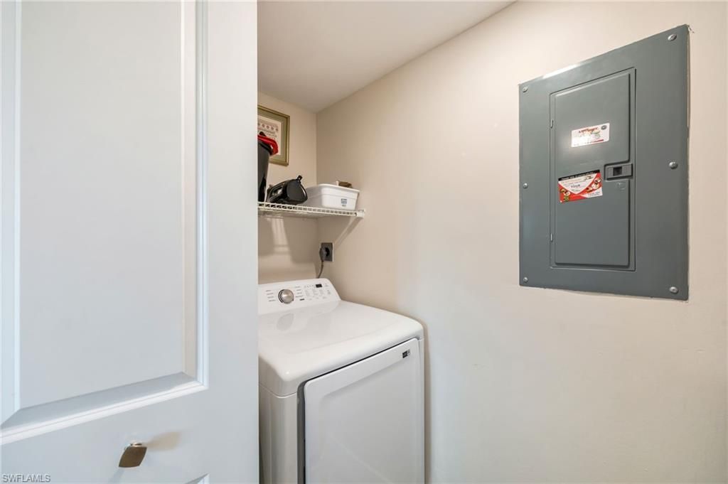 29 High Point Cir E, Unit 403, Naples, FL 34103 Photo