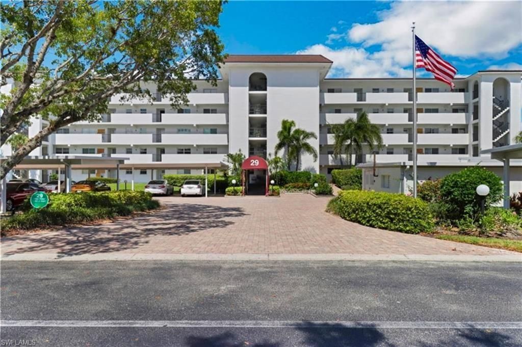 29 High Point Cir E, Unit 403, Naples, FL 34103 Photo
