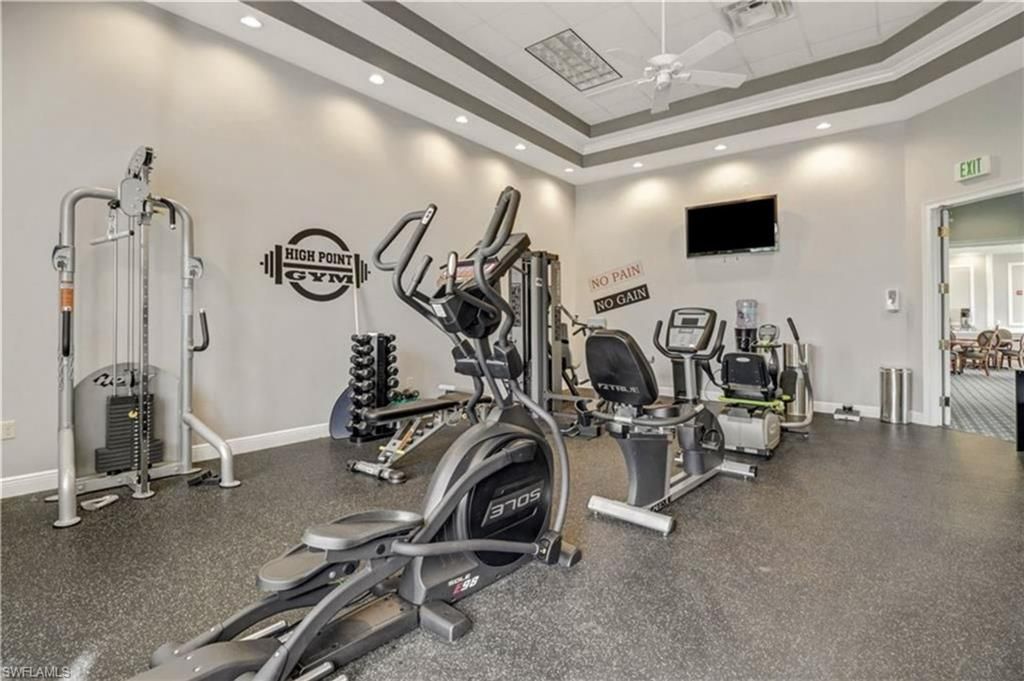 29 High Point Cir E, Unit 403, Naples, FL 34103 Photo