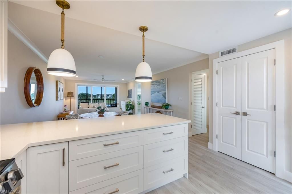 29 High Point Cir E, Unit 403, Naples, FL 34103 Photo