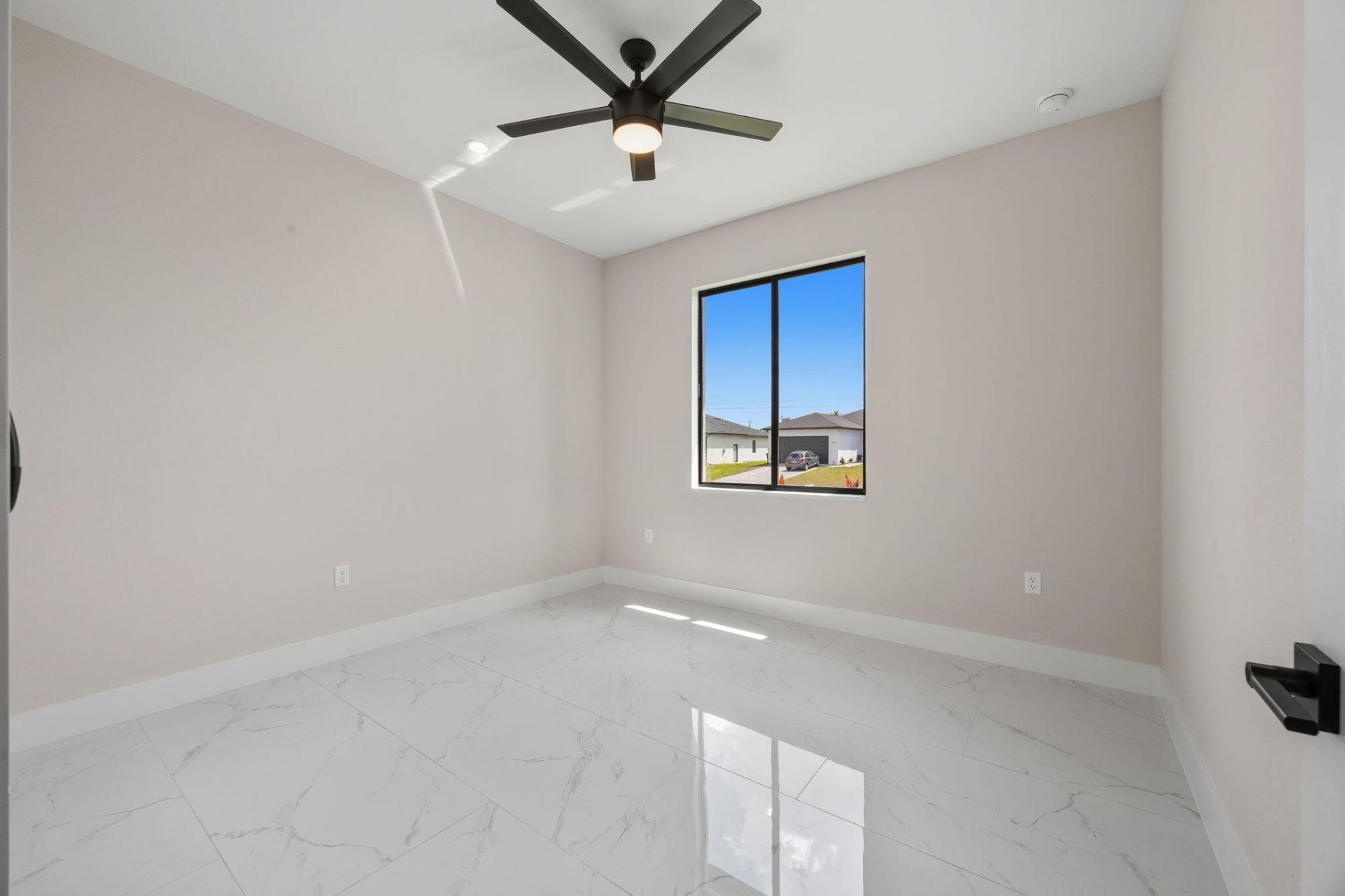 2015 NW 21st Street, Cape Coral, FL 33993 Photo